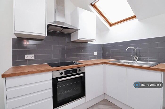 2 Bedroom Flat To Rent In Worsborough, Worsbrough, Barnsley, S70