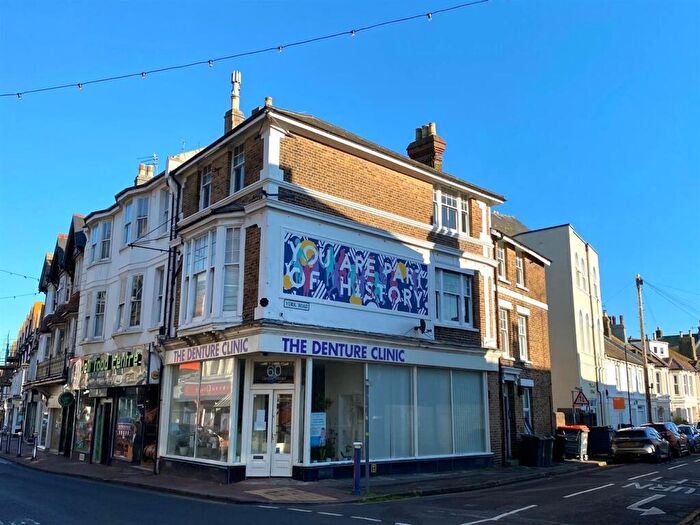 2 Bedroom Flat To Rent In Grove Road, Eastbourne, BN21