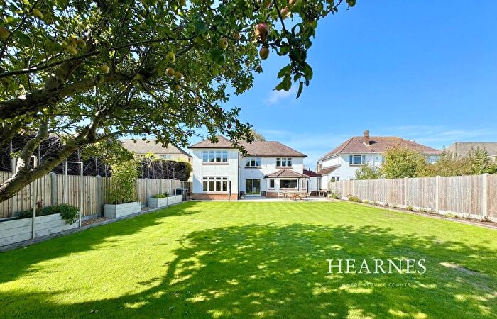 4 Bedroom Detached House For Sale In Keith Road, Talbot Woods, Bournemouth, BH3
