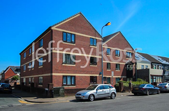 3 Bedroom Private Halls To Rent In Woodville Road, Cathays, CF24