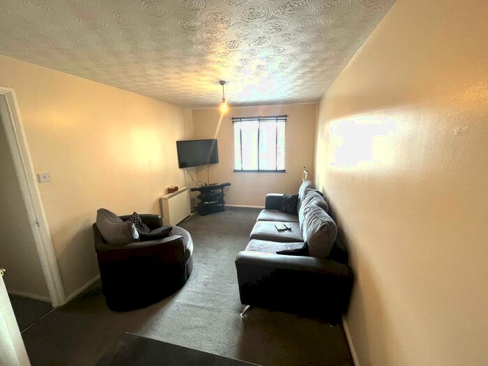 1 Bedroom Flat To Rent In Beaufort Close, Higham Station Avenue, Chingford, E4