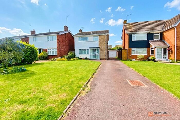 3 Bedroom Detached House For Sale In Priory Crescent, Leicester, LE3