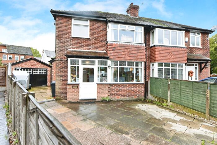 3 Bedroom Semi-detached House For Sale In Hollins Green Road, Marple, Stockport, Greater Manchester, SK6