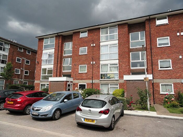 1 Bedroom Flat To Rent In Sycamore Close, Northolt Middlesex, UB5