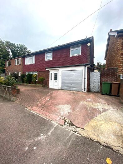 4 Bedroom Semi-Detached House To Rent In James Lane, Leyton, E10