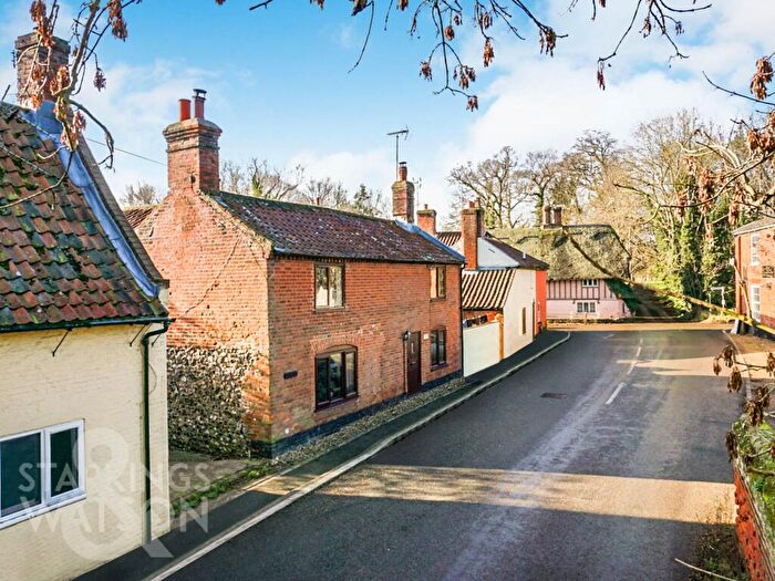 2 Bedroom Cottage For Sale In Crown Road, Buxton, Norwich, NR10