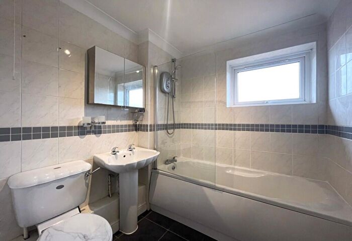 2 Bedroom Apartment To Rent In Drakes Court, Birmingham, West Midlands, B23