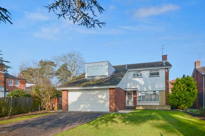 4 Bedroom House To Rent In Old House Close, Ewell, KT17