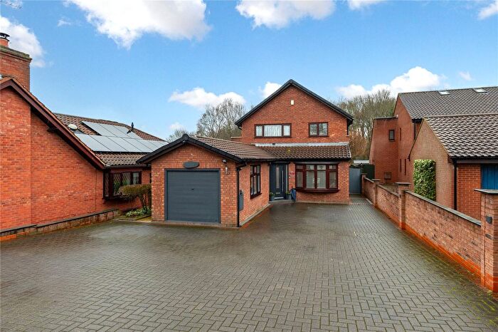 4 Bedroom Detached House For Sale In Tower Drive, Neath Hill, Milton Keynes, Buckinghamshire, MK14