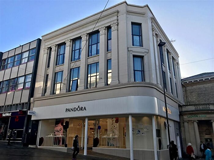 2 Bedroom Flat To Rent In High Street, Kidderminster, DY10