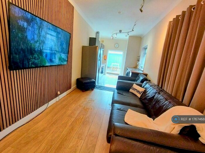 6 Bedroom Detached House To Rent In Manners Road, Southsea, PO4