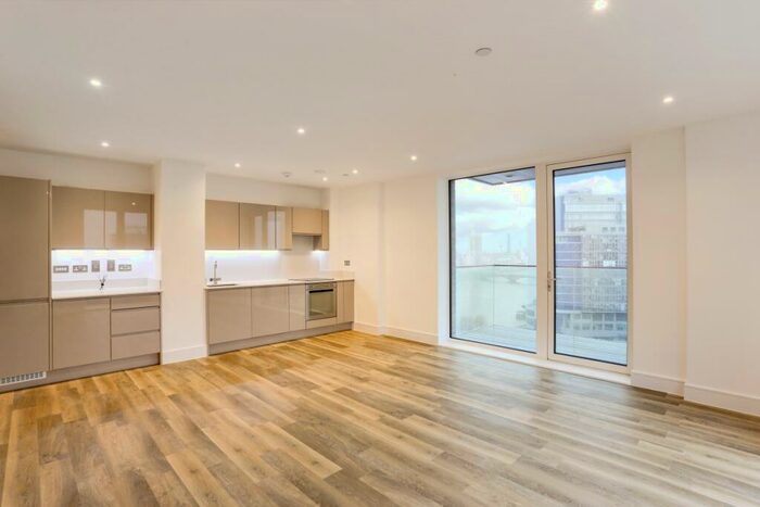 3 Bedroom Apartment To Rent In Voyager House, SW11
