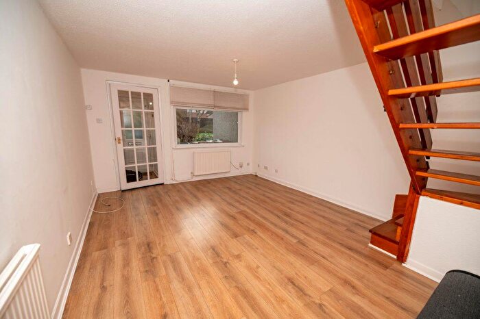 2 Bedroom Terraced House To Rent In L – Bughtlin Park, Edinburgh, EH12