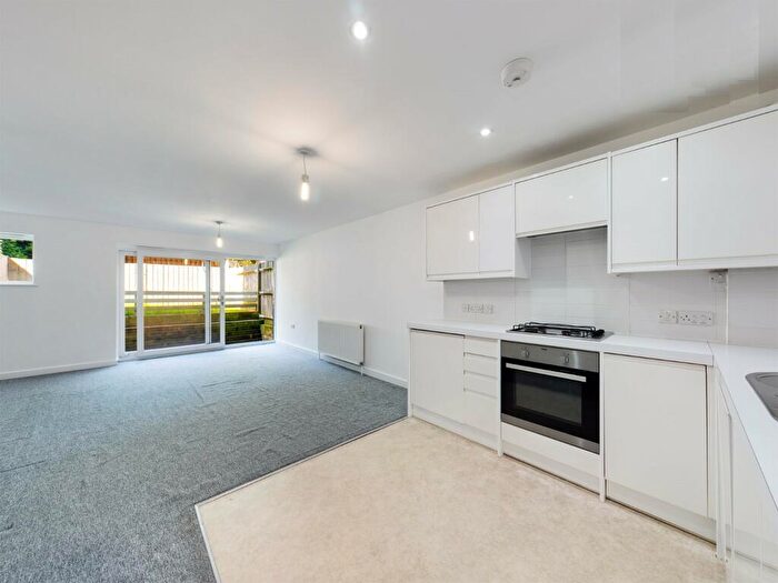 1 Bedroom Flat To Rent In Payne Avenue, Hove, East Sussex, BN3