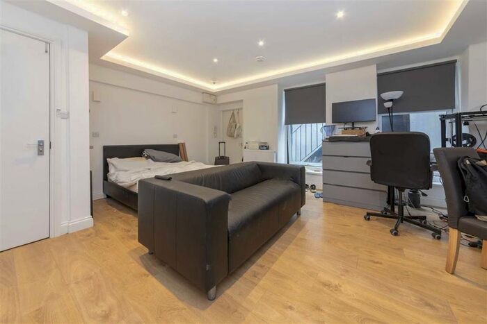 Studio To Rent In Cleveland Street, London, W1T