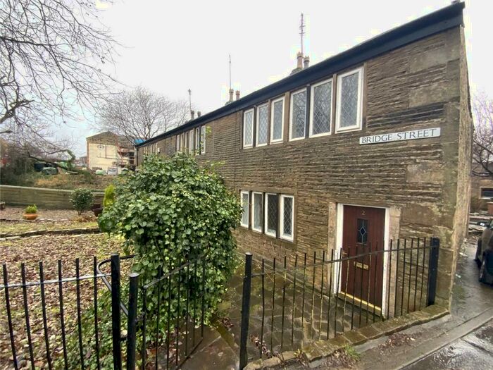 2 Bedroom Terraced House To Rent In Bridge Street, Milnrow, OL16