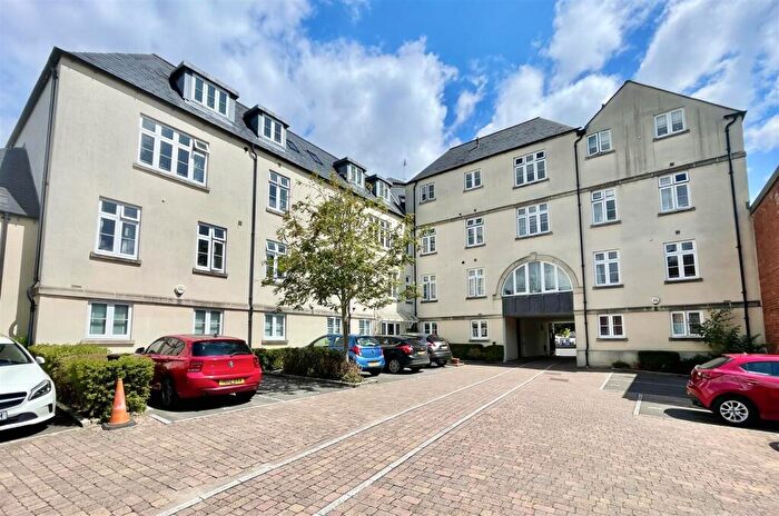 2 Bedroom Flat For Sale In Central Cirencester, GL7