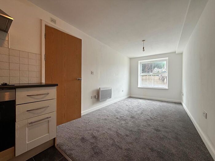 1 Bedroom Flat To Rent In Maplewood Avenue, Llandaff North, CF14