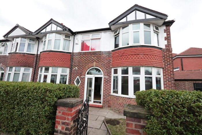 4 Bedroom Semi-Detached House To Rent In Kings Road, Old Trafford, Manchester, M16