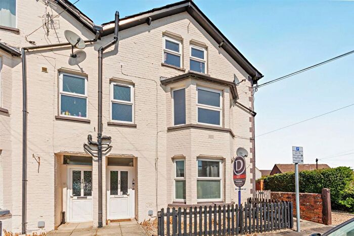 1 Bedroom Flat For Sale In Craven Road, Newbury, RG14