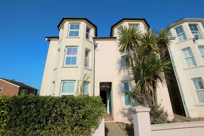 2 Bedroom Flat To Rent In Brighton Road, Horsham, RH13