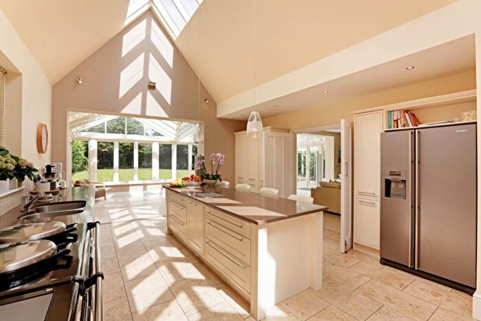 5 Bedroom Detached House To Rent In Beaumont Rise Marlow, SL7