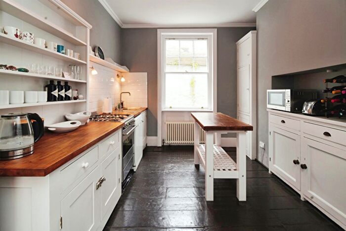 3 Bedroom Terraced House For Sale In Hampton Place, Brighton, BN1