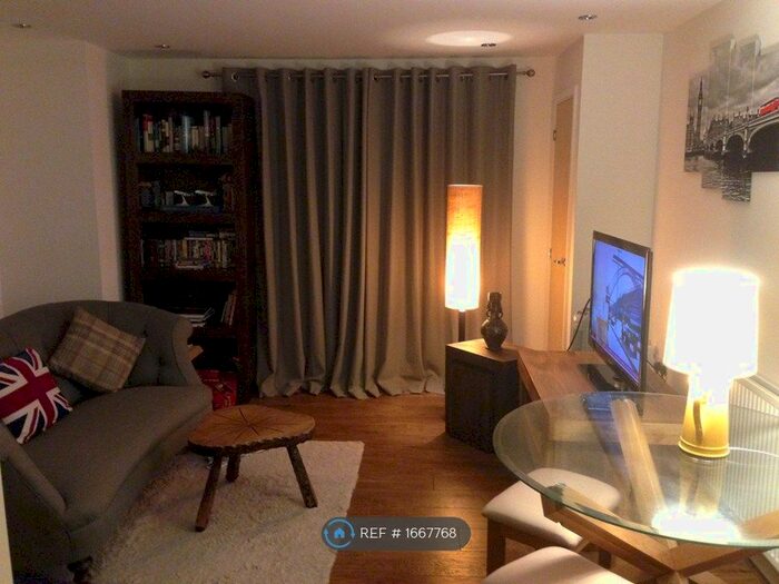 2 Bedroom Flat To Rent In Todd Close, Borehamwood, WD6