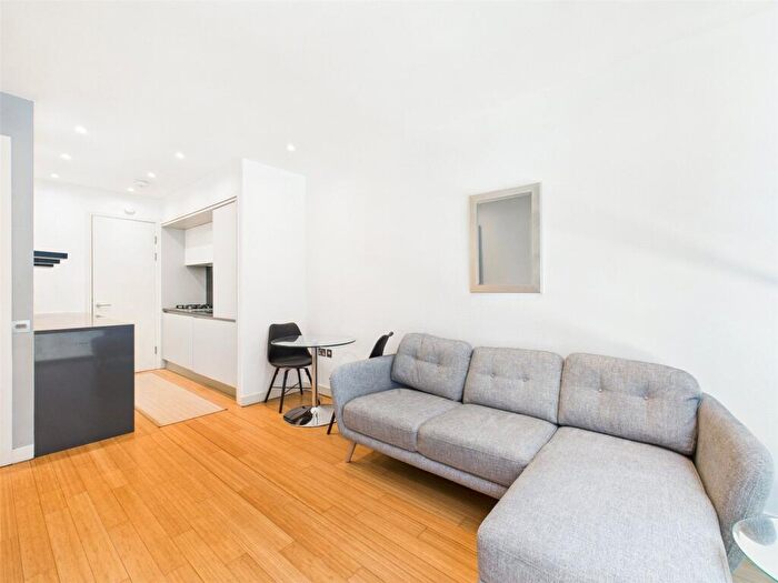 2 Bedroom Apartment To Rent In Simpson Loan, Edinburgh, Midlothian, EH3