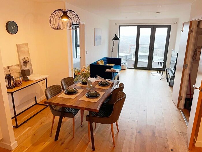 2 Bedroom Flat To Rent In Axium, Windmill Street, Birmingham, [Ref: NcqHzw], B1