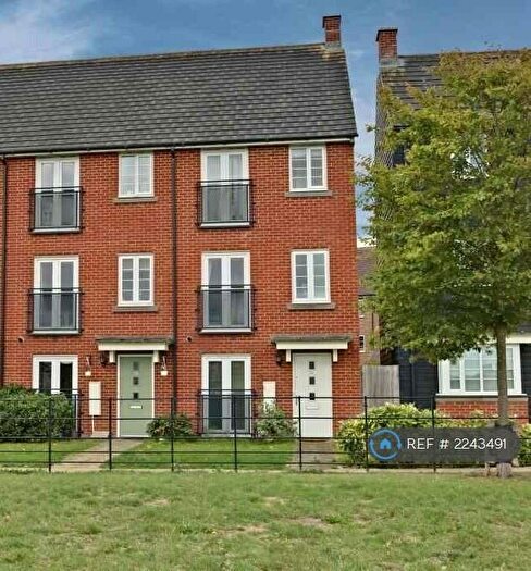 4 Bedroom Terraced House To Rent In Appleton Drive, Basingstoke, RG24