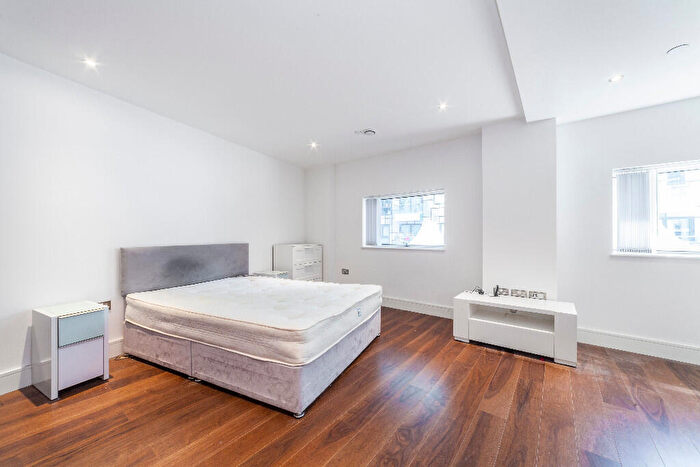 Studio To Rent In Duckman Tower, Lincoln Plaza, London, E14