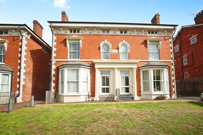 2 Bedroom Apartment For Sale In Warwick Road, Solihull, B92