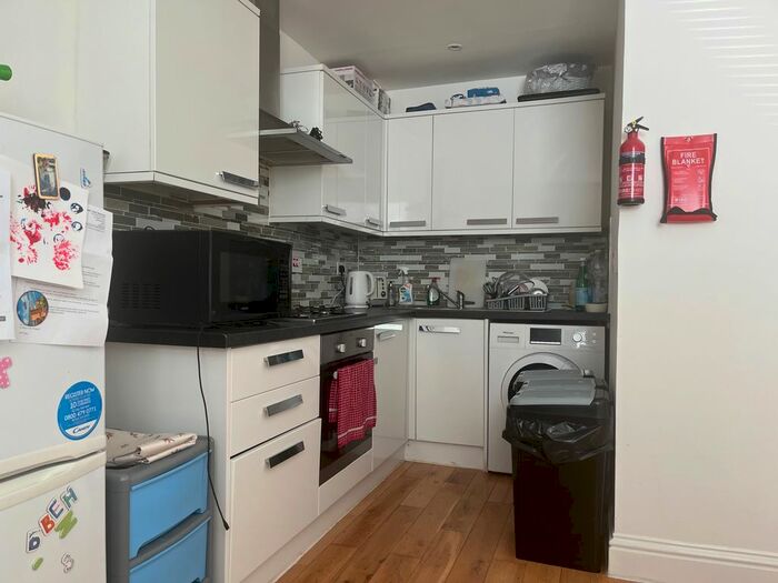 2 Bedroom Flat To Rent In Albert Road., Orpington, BR5