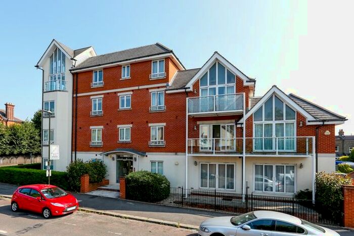2 Bedroom Flat To Rent In Worple Road, London, SW20