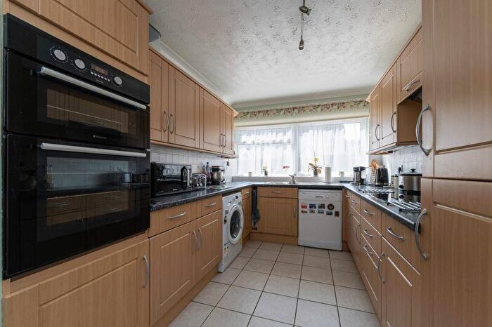 3 Bedroom Detached House For Sale In Milton Road, Milborne St Andrew, DT11