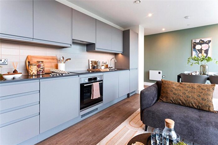 2 Bedroom Apartment To Rent In Uncle Leeds, Whitehall, LS12