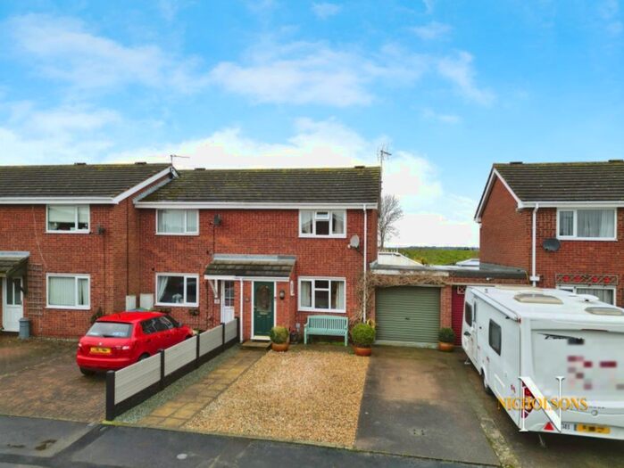 2 Bedroom Semi-Detached House For Sale In Sunningdale, Retford, Nottinghamshire, DN22