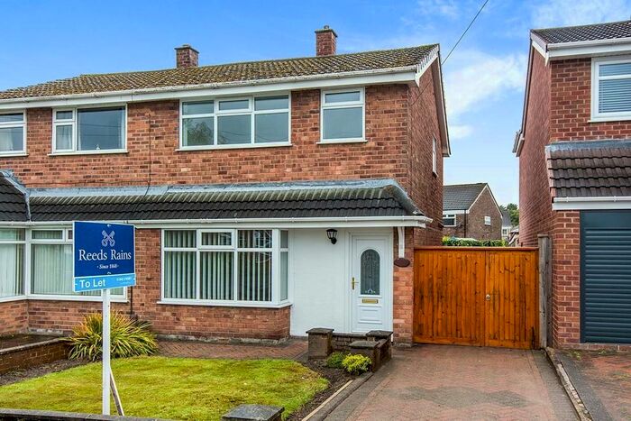 3 Bedroom Semi-Detached House To Rent In Merton Road, Wigan, Greater Manchester WN3