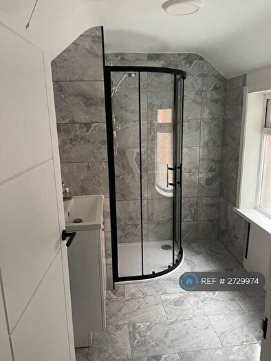 2 Bedroom Flat To Rent In Carlton Place, Southampton, SO15