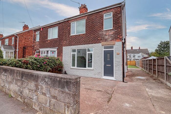 3 Bedroom Semi-Detached House To Rent In Fairmont Crescent, Scunthorpe, DN16