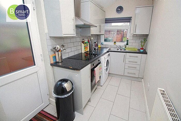 3 Bedroom Terraced House For Sale In North Cliff Road, Conisbrough, DN12