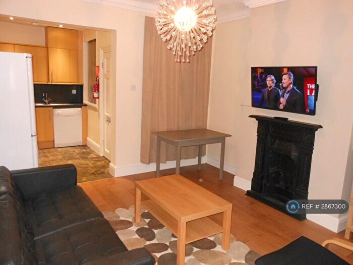 4 Bedroom Terraced House To Rent In Western Road, Sheffield, S10