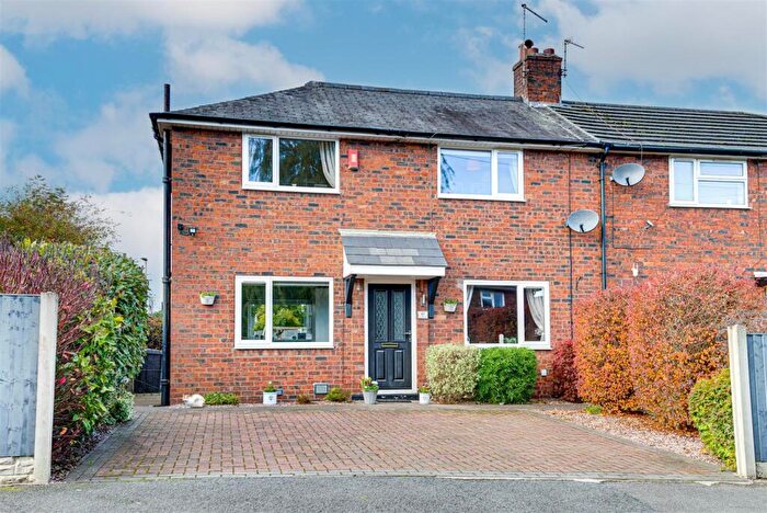 3 Bedroom Semi Detached House For Sale In The Crescent, Congleton, CW12
