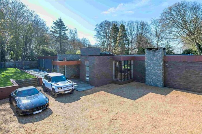 5 Bedroom Bungalow For Sale In Cross Lane, Halsall, L39