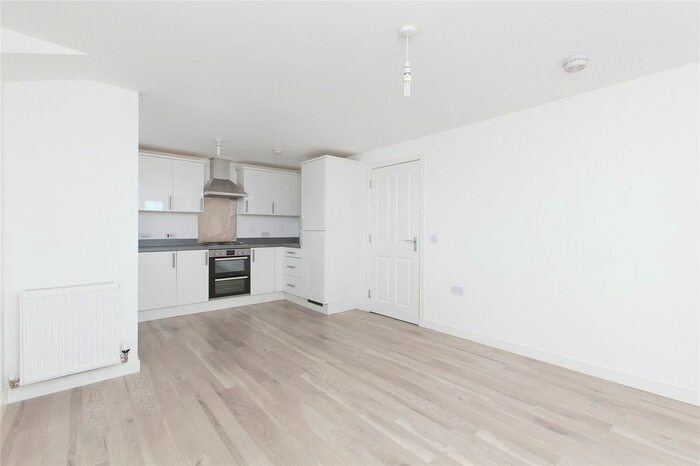 2 Bedroom Flat To Rent In Little Street, Edinburgh, EH30