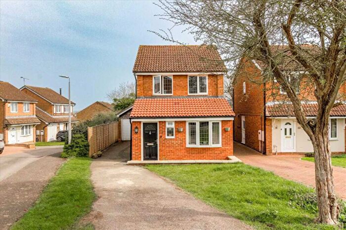 3 Bedroom Detached House For Sale In Oxleys, Olney, MK46