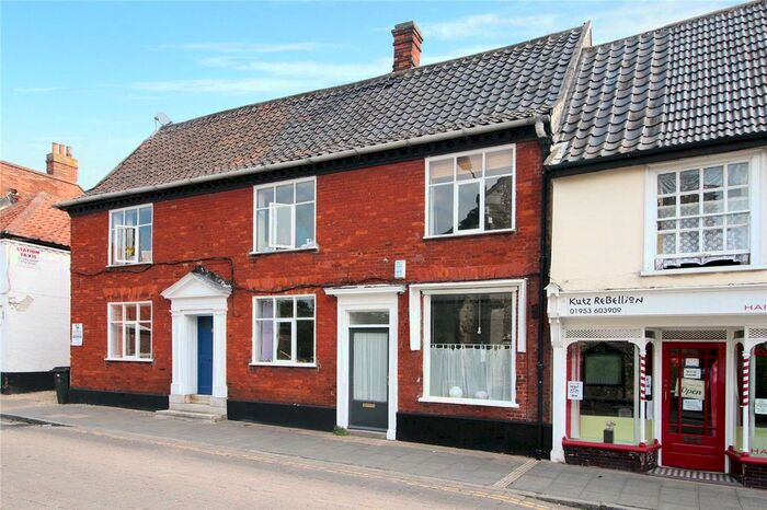 2 Bedroom Flat To Rent In Middleton Street, Wymondham, Norfolk, NR18