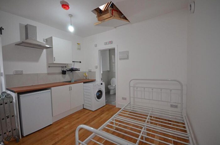 Studio To Rent In Fortune Gate Road, London, NW10