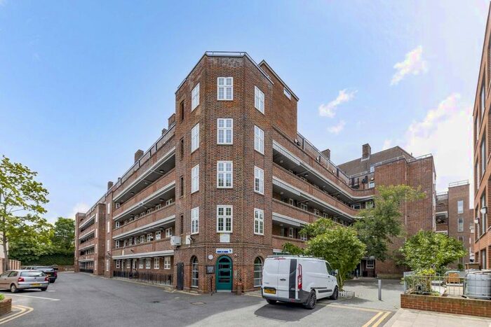 2 Bedroom Flat To Rent In Tilson Gardens, London, SW2